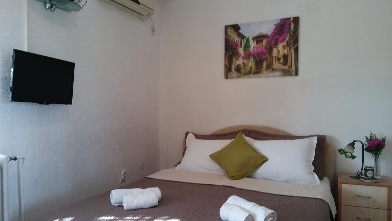 Guest House Villa Castio Petrovac エクステリア 写真