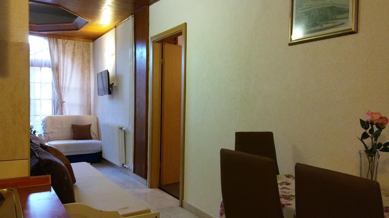 Guest House Villa Castio Petrovac エクステリア 写真