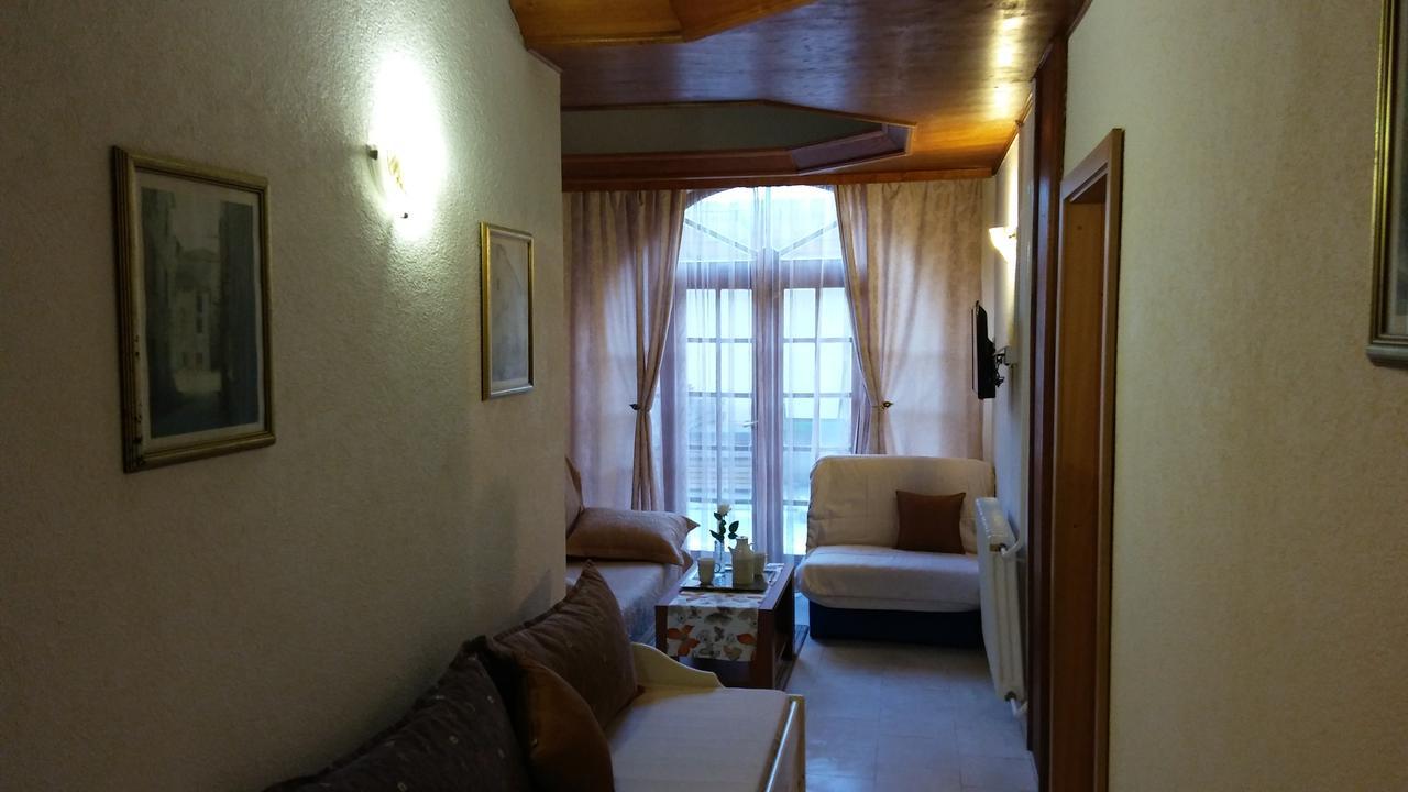 Guest House Villa Castio Petrovac エクステリア 写真