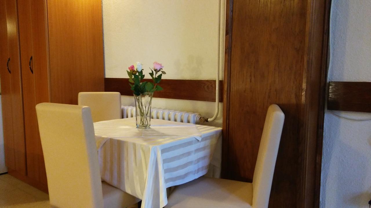 Guest House Villa Castio Petrovac エクステリア 写真