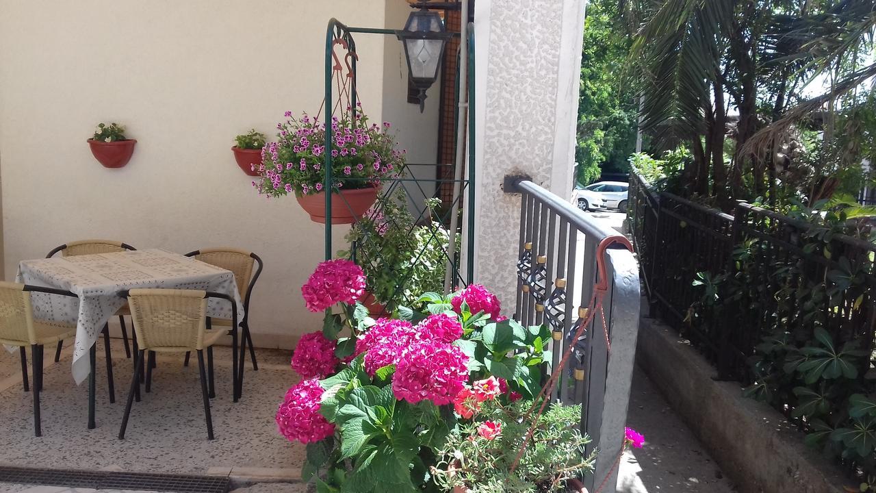 Guest House Villa Castio Petrovac エクステリア 写真